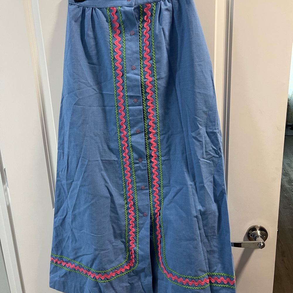 Coneept 70s Swial Vintage Blue Button-Down Skirt with Pink and Green Accents